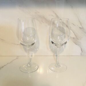 (2) Elegant Clear Wine Glass Set - slightly miss matched sizes